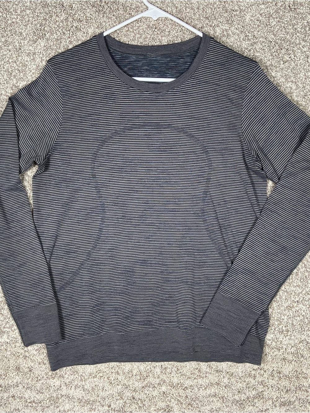 Lululemon Swiftly Tech Shirt Size Large Gray Long Sleeve Active Yoga Gym